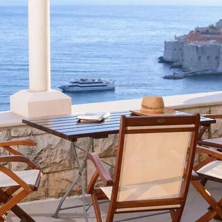 Evelj - With Shared Terrace And Sea View